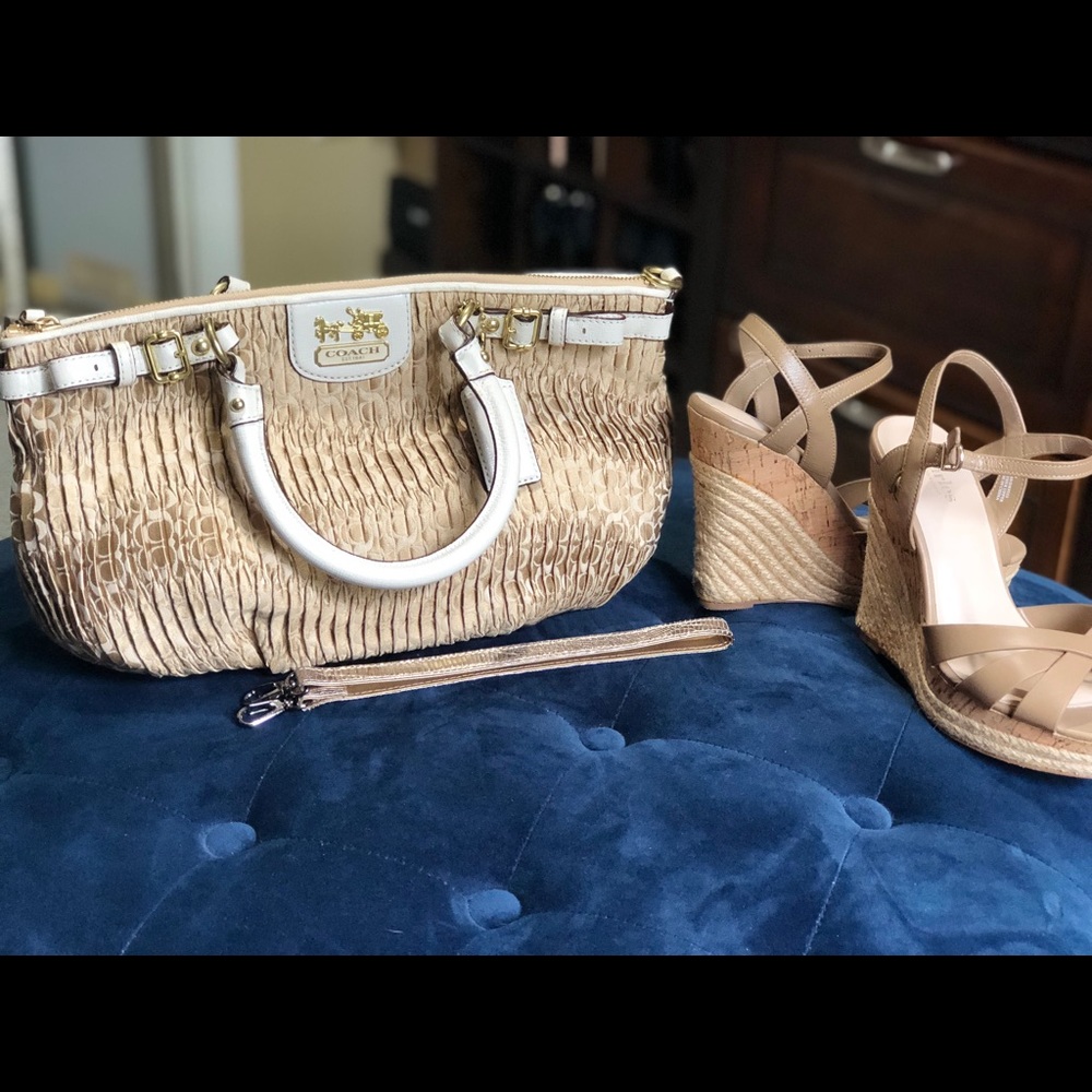 💥offers💥Authentic Coach Handbag rare - Picture 2 of 8